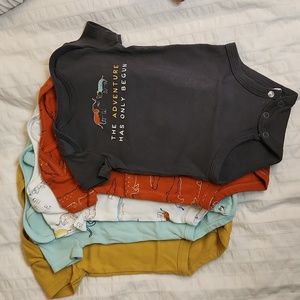 Carters short sleeve onesies (5 pack)